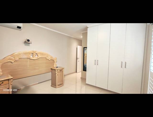 3 BEDROOM APARTMENT FOR SALE IN UMHLANGA RIDGE